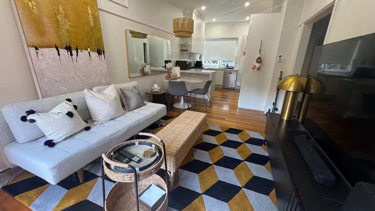 Photo of Livingroom in Surrey Hills
