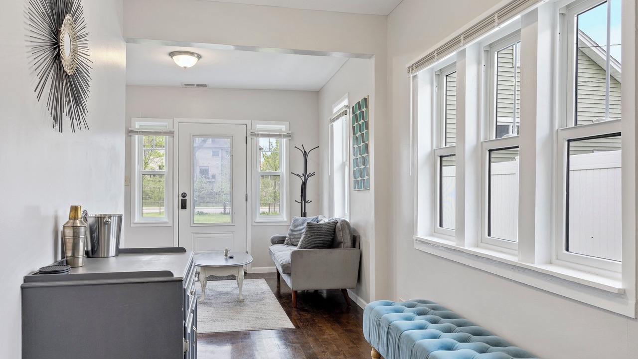 Photo of Livingroom in Westmont