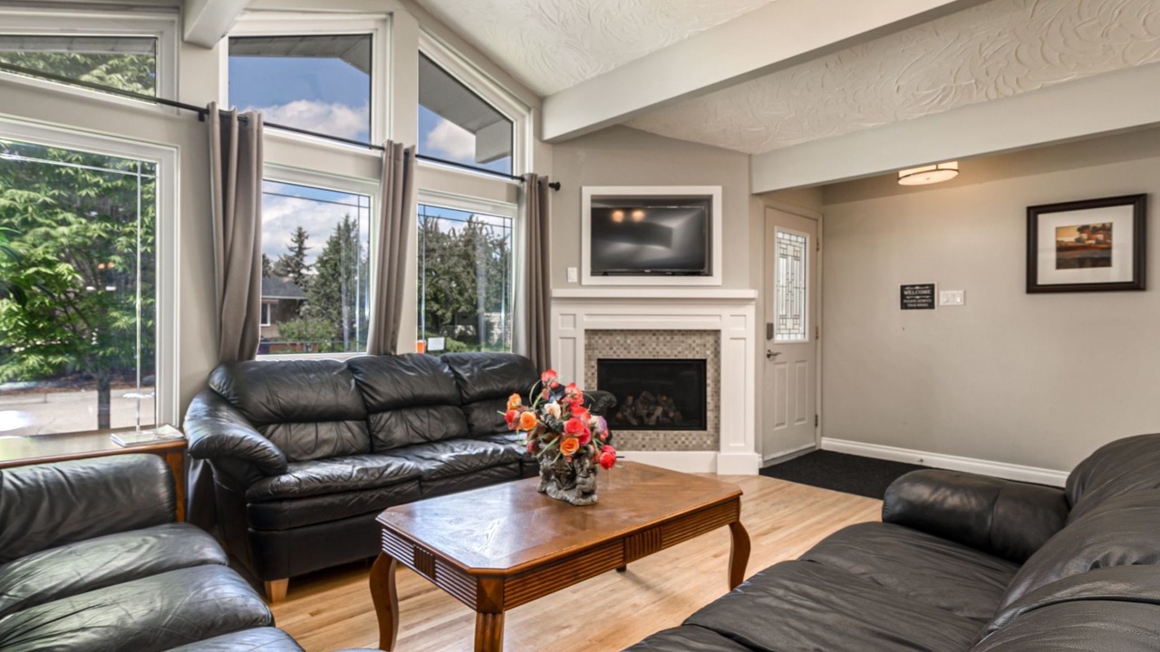 Photo of Livingroom in Haysboro