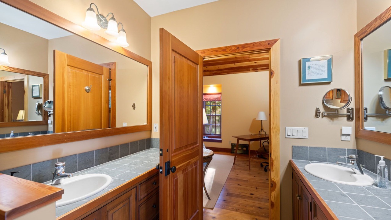 Photo of Bathroom in Glen Arbor
