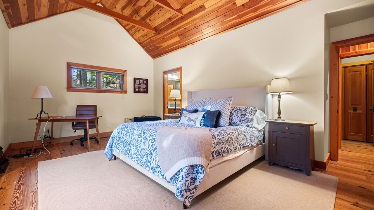 Photo of Bedroom in Glen Arbor