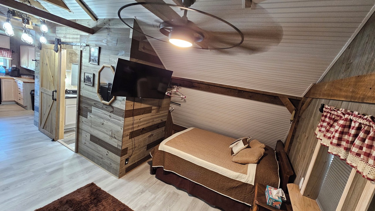 Photo of Bedroom in Oak Harbor