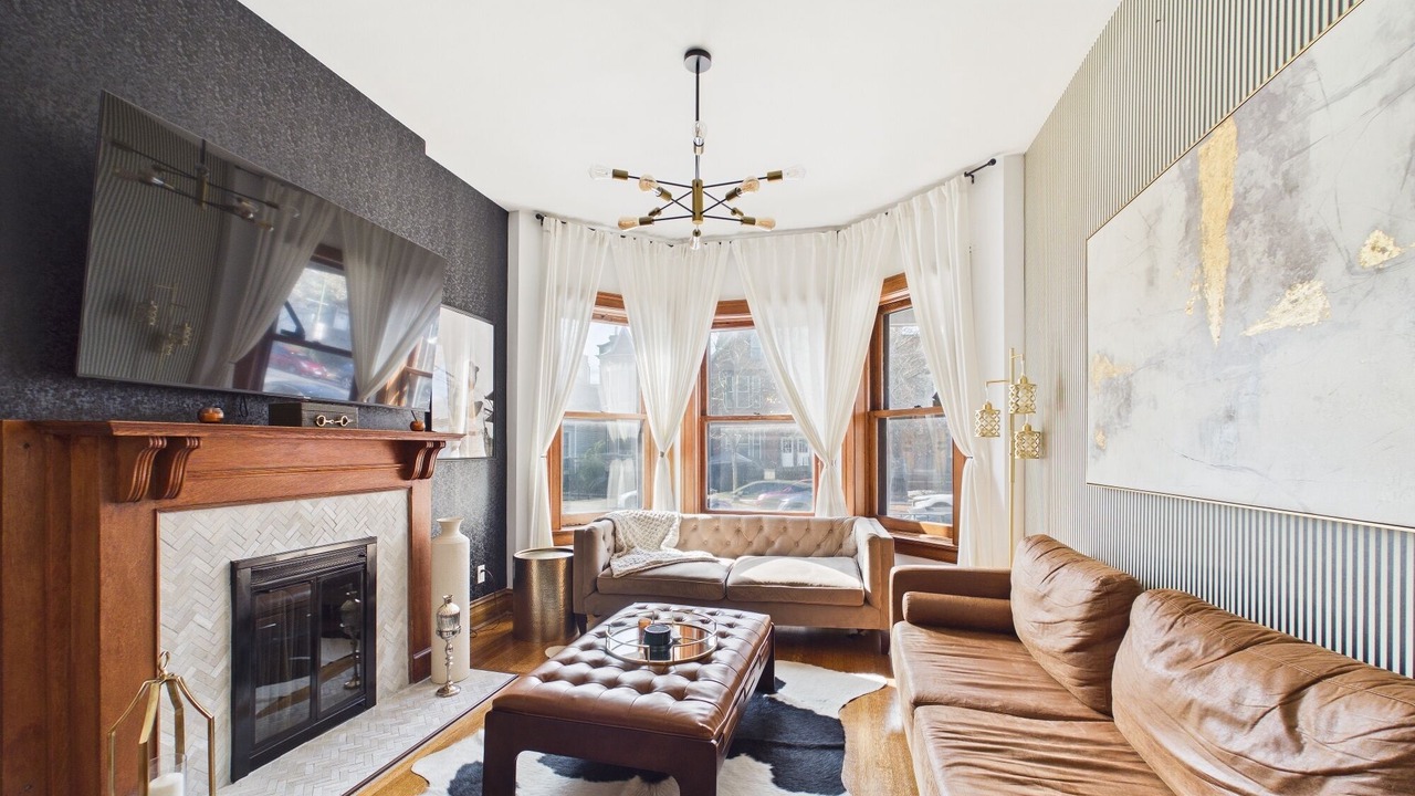 Photo of Livingroom in Wrigleyville