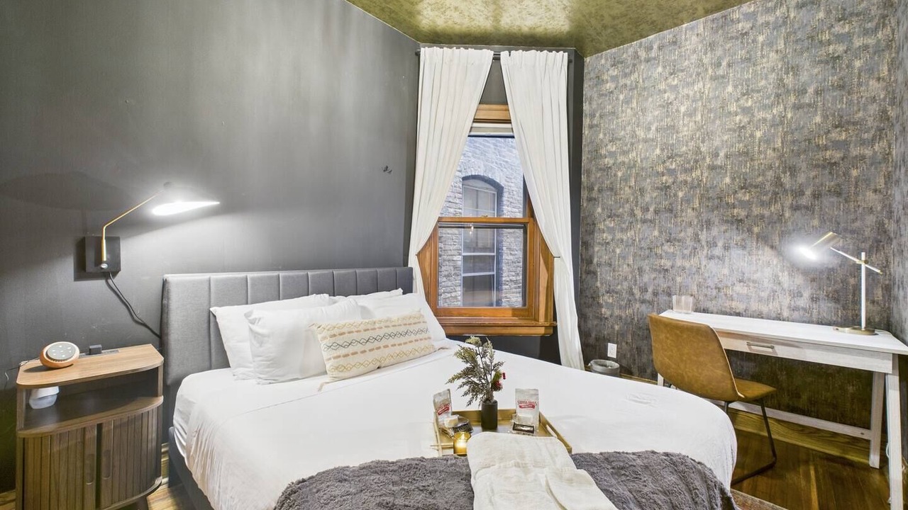 Photo of Bedroom in Wrigleyville