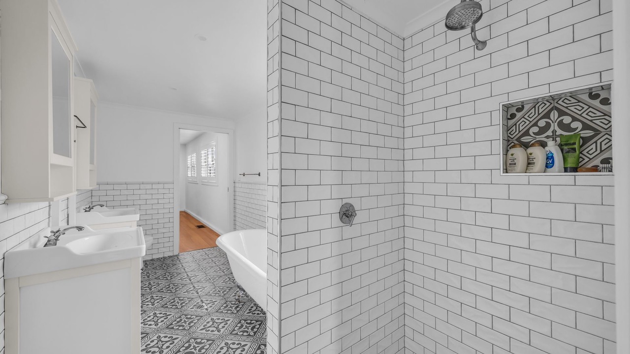 Photo of Bathroom in Coolagolite