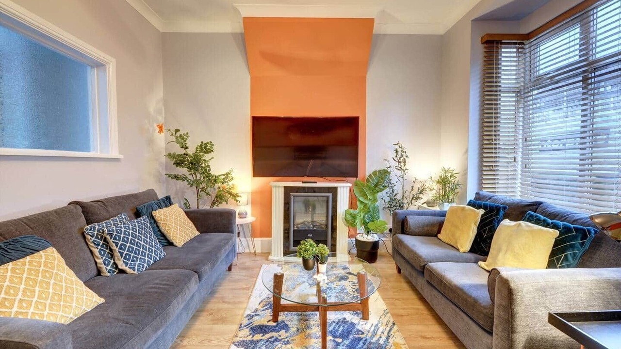Photo of Livingroom in Smethwick