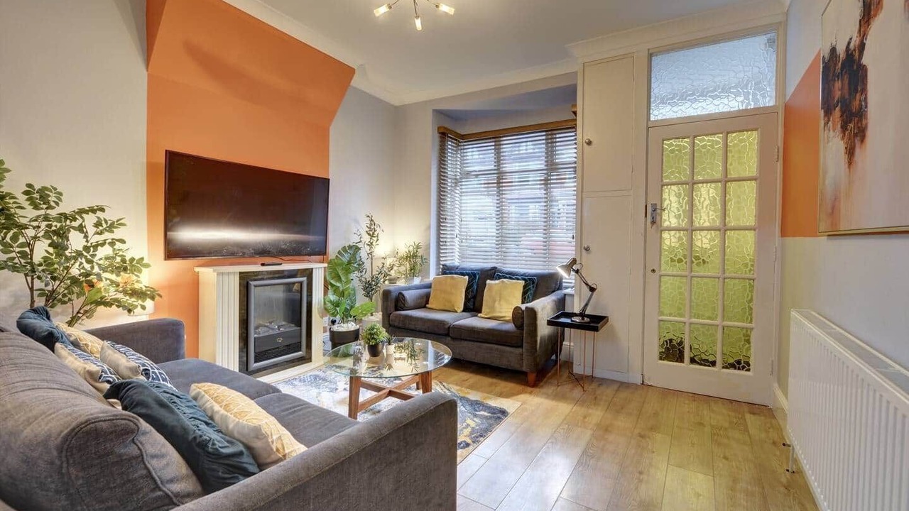 Photo of Livingroom in Smethwick