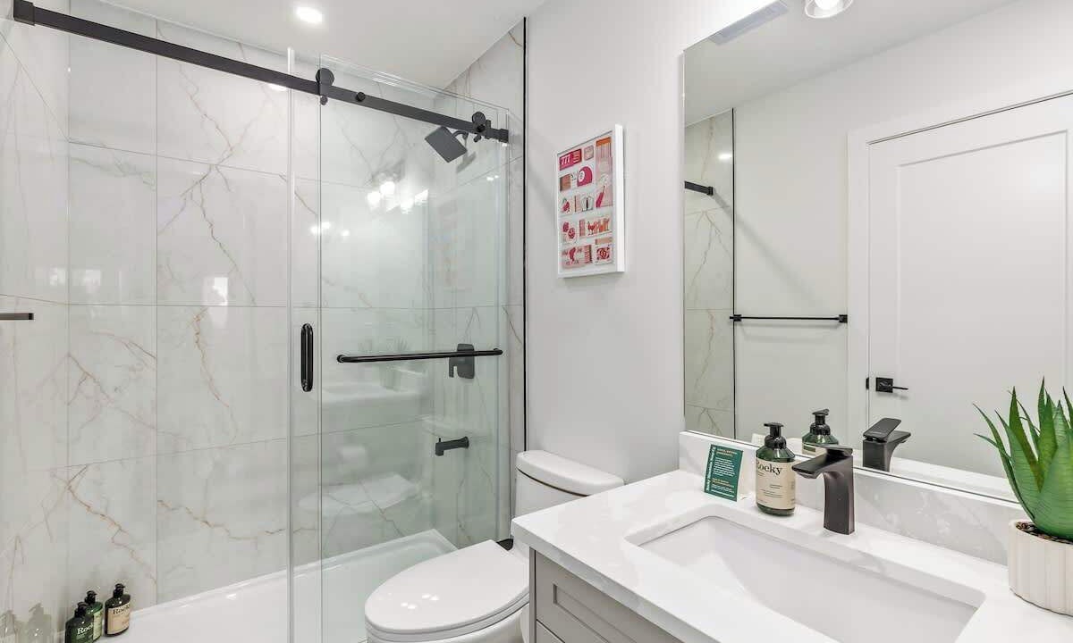 Photo of Bathroom in Radisson Heights - Albert Park