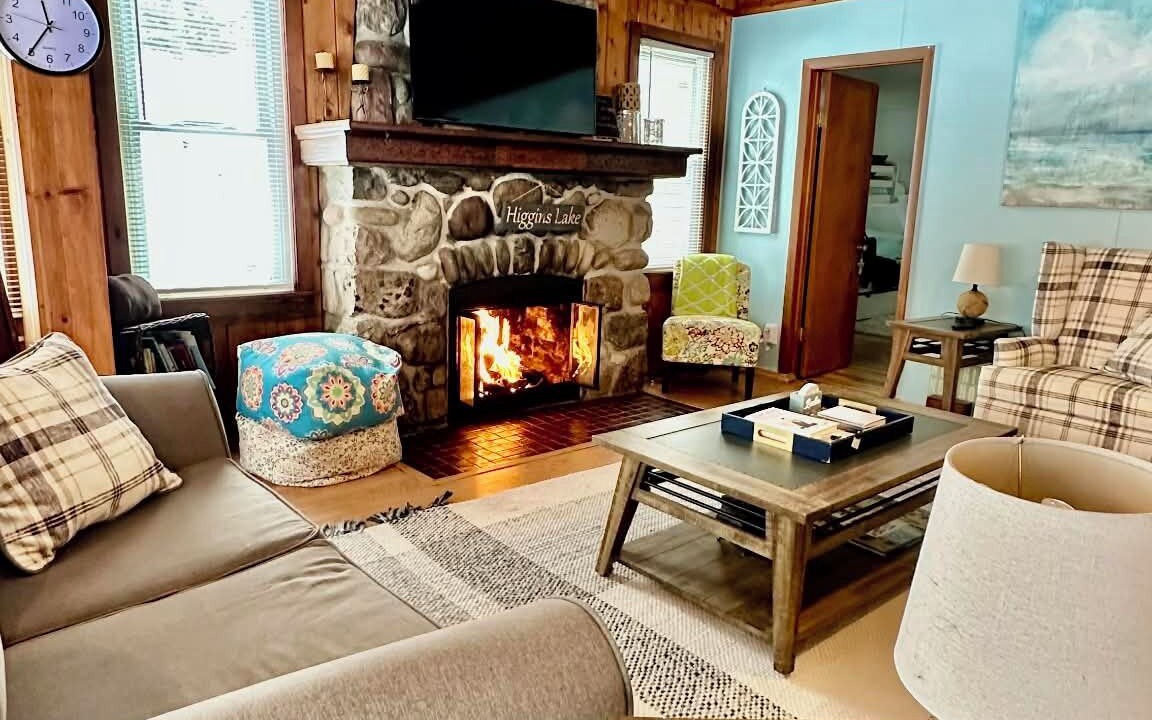 Photo of Livingroom in Higgins Lake