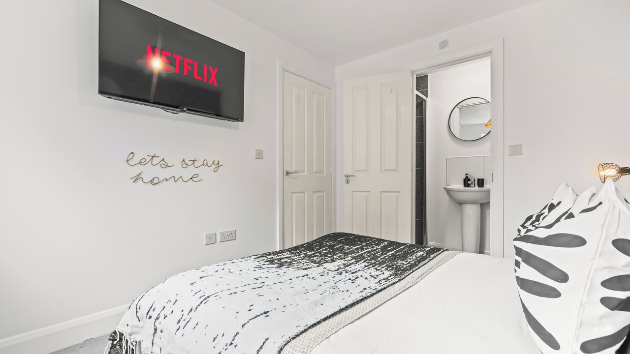 Photo of Bedroom in Brierley Hill