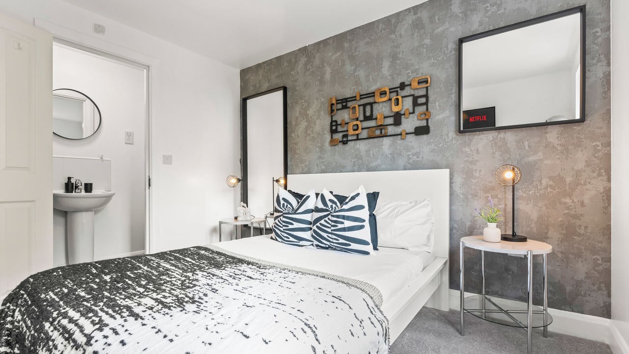 Photo of Bedroom in Brierley Hill