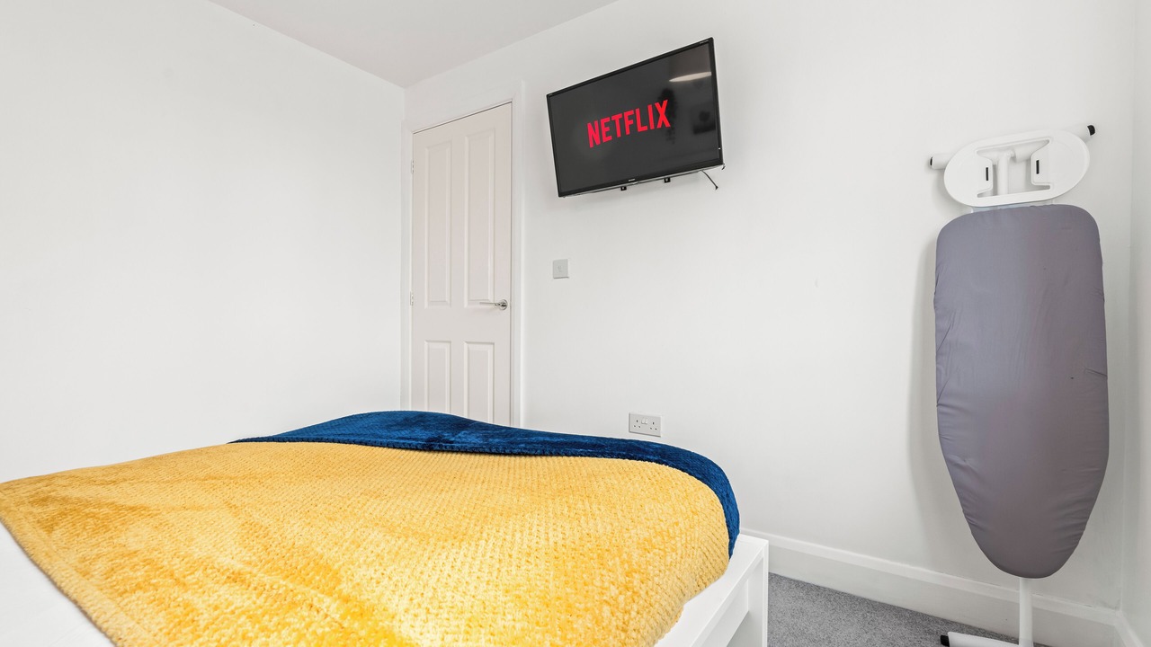 Photo of Bedroom in Brierley Hill