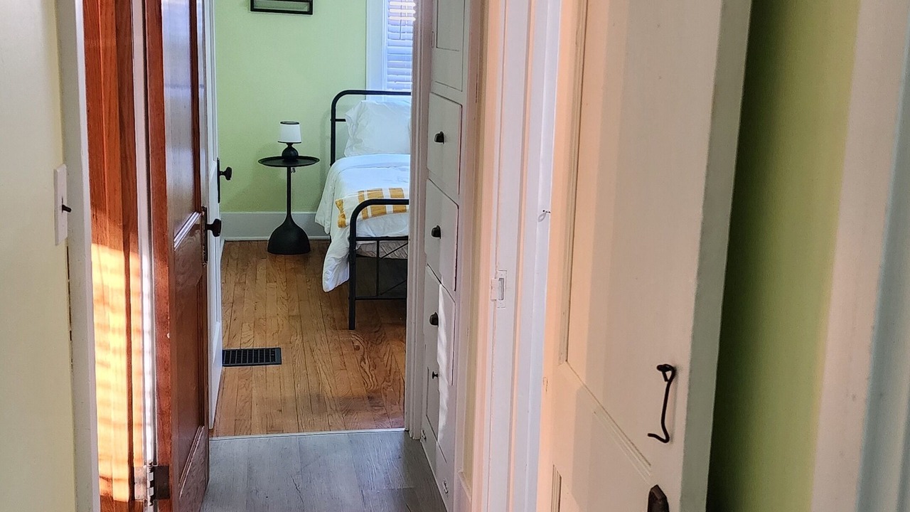 Photo of Bedroom in Lansing