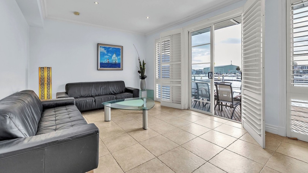 Photo of Livingroom in Patterson Lakes