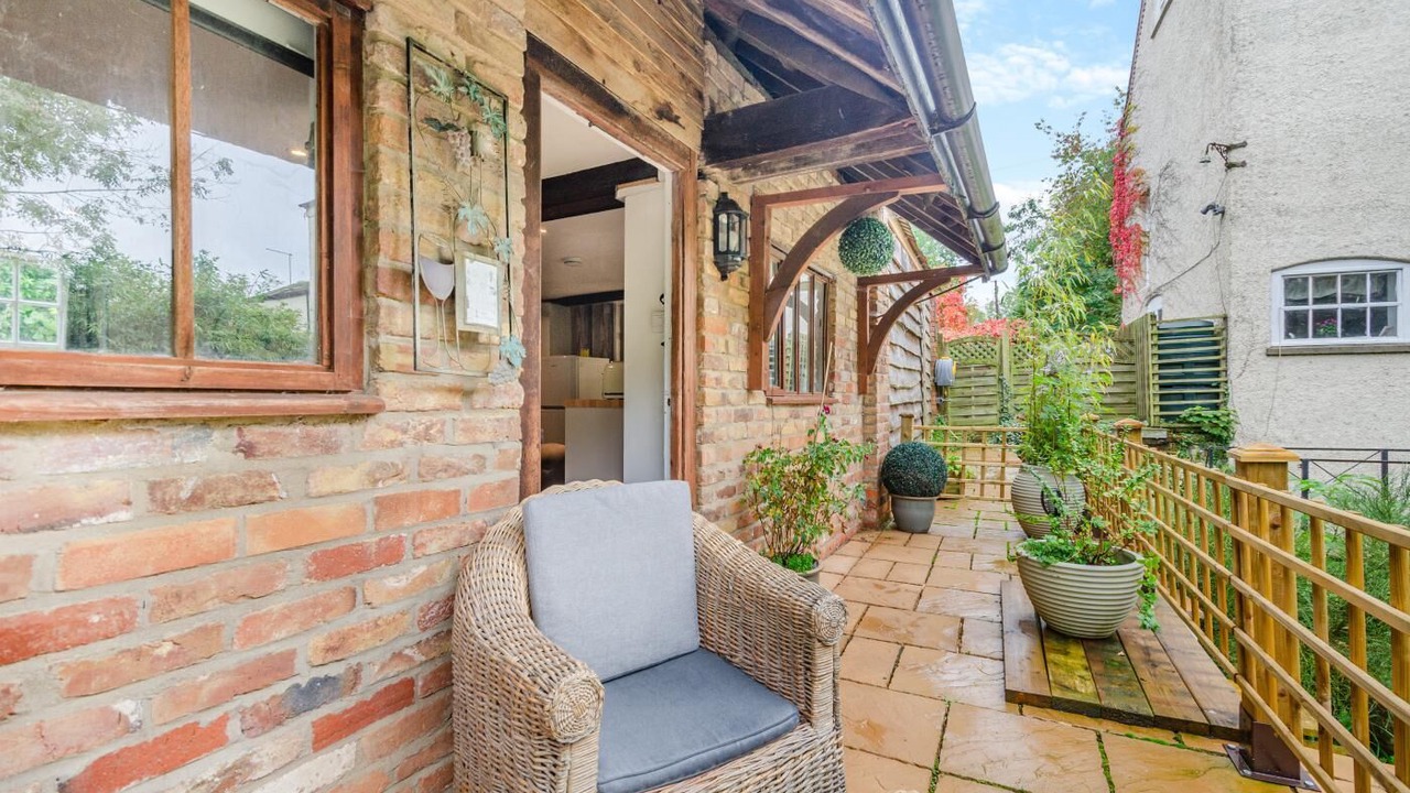 Photo of Patio Balcony in Sedgeberrow