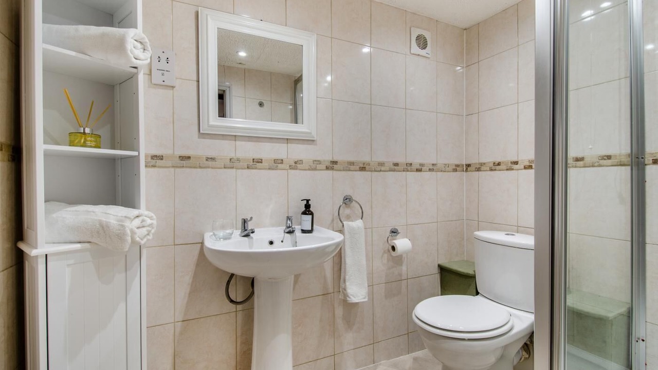 Photo of Bathroom in Sedgeberrow