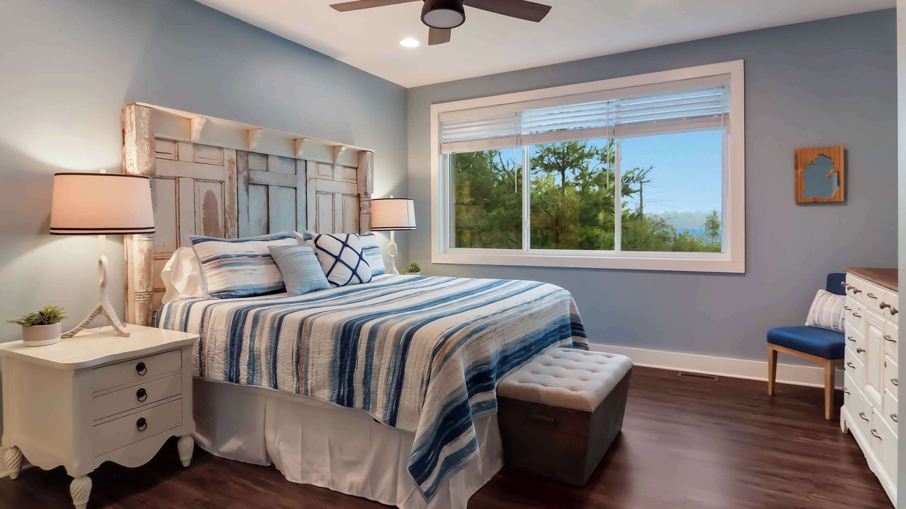 Photo of Bedroom in Maple City