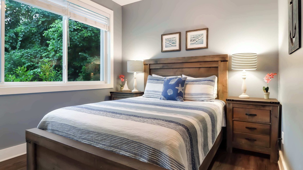 Photo of Bedroom in Maple City