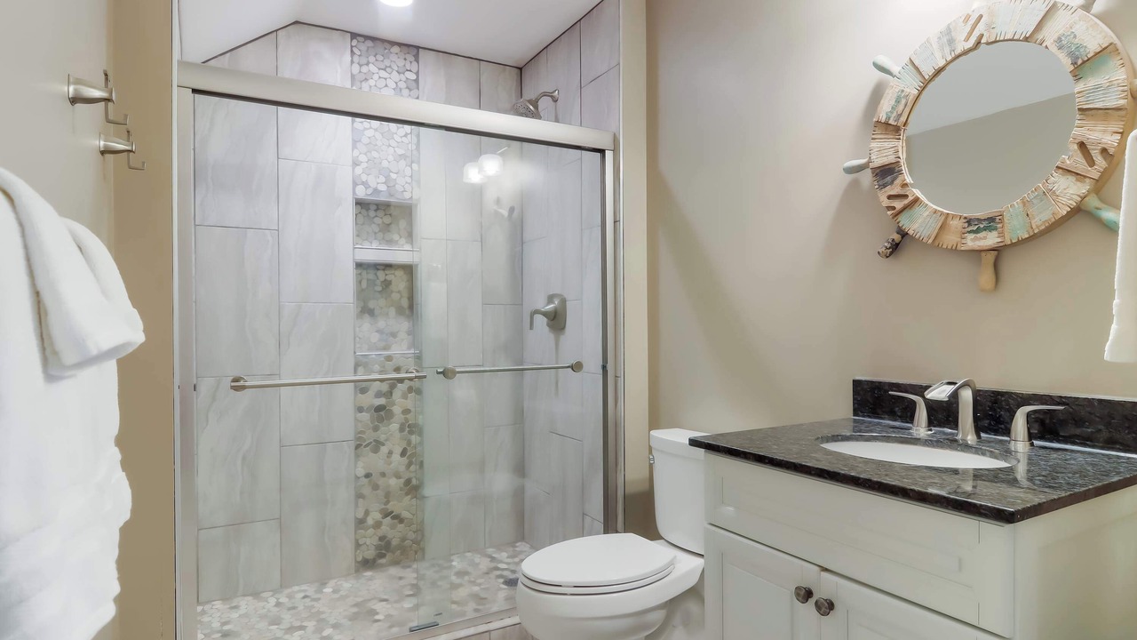 Photo of Bathroom in Maple City