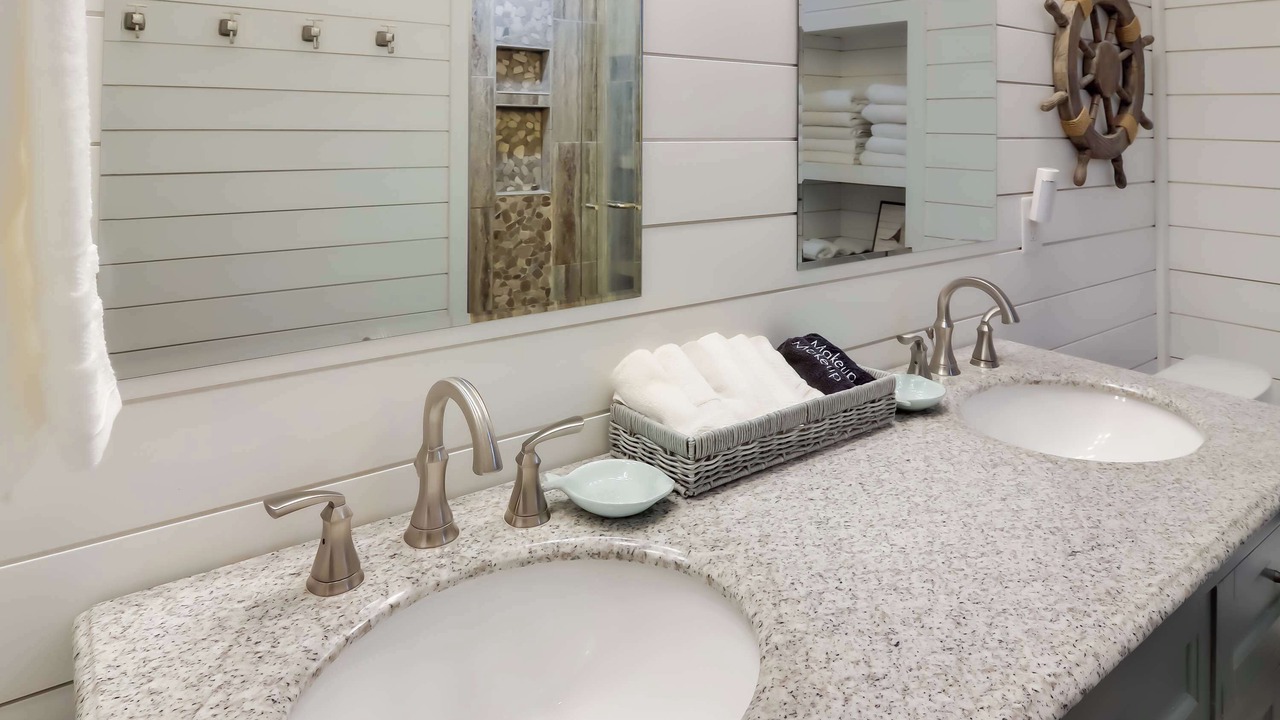 Photo of Bathroom in Maple City