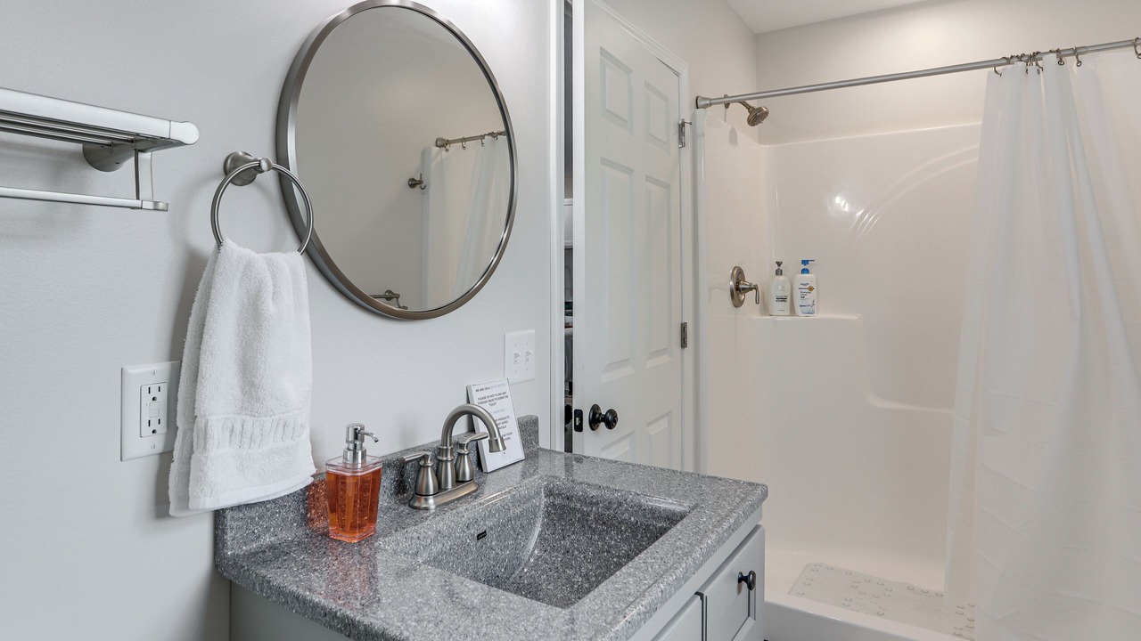 Photo of Bathroom in Oak Harbor
