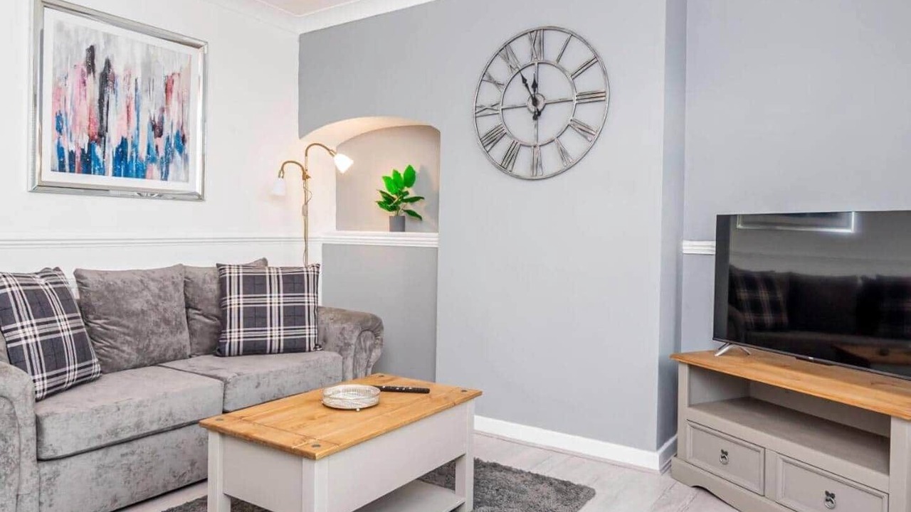 Photo of Livingroom in Smethwick