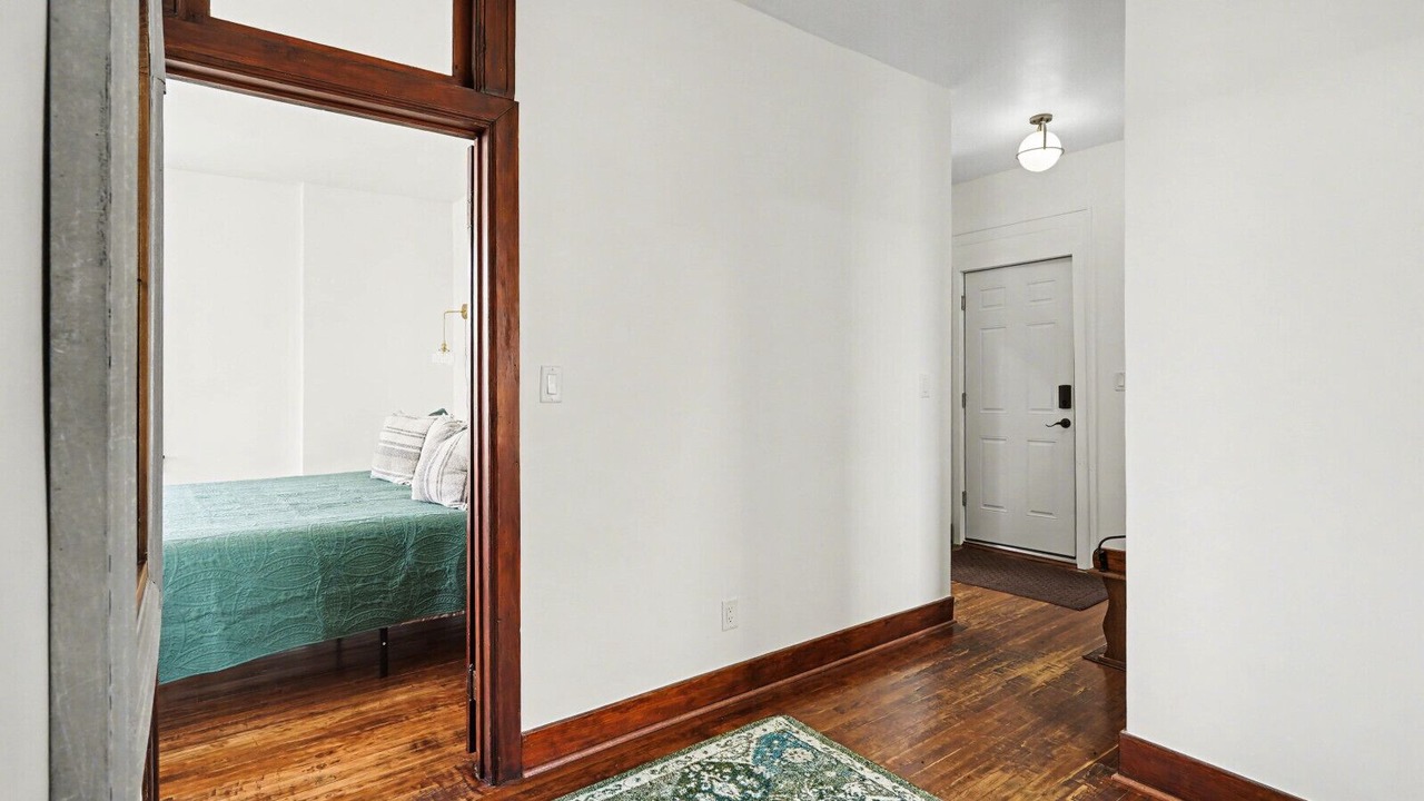 Photo of Bedroom in Bay City
