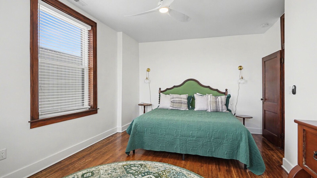 Photo of Bedroom in Bay City