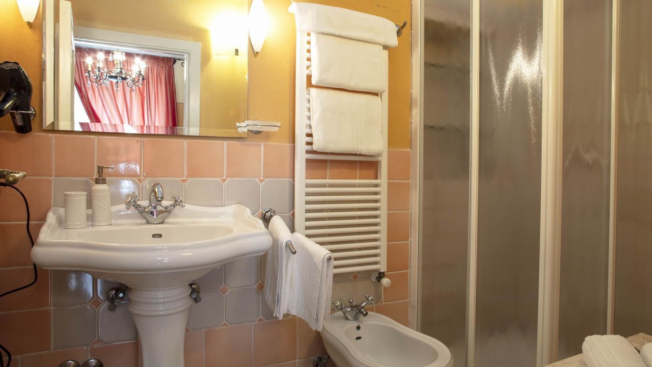 Photo of Bathroom in Palaia