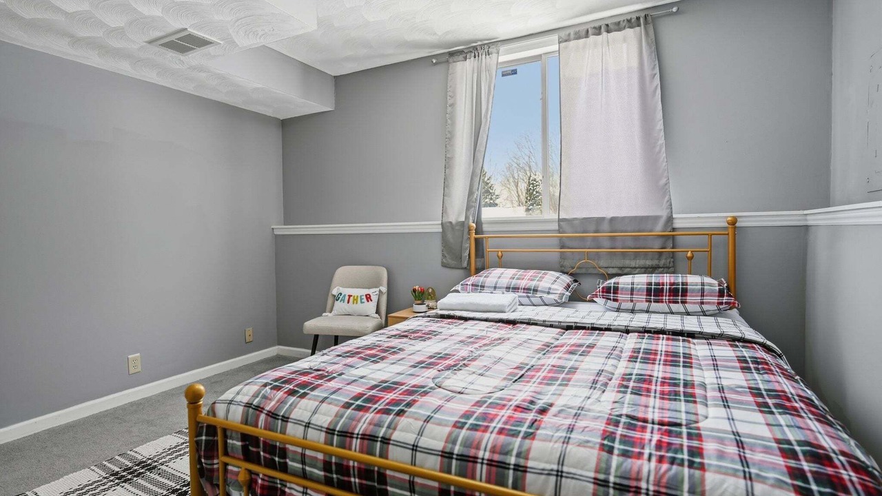 Photo of Bedroom in Lansing