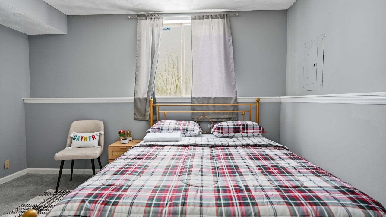 Photo of Bedroom in Lansing