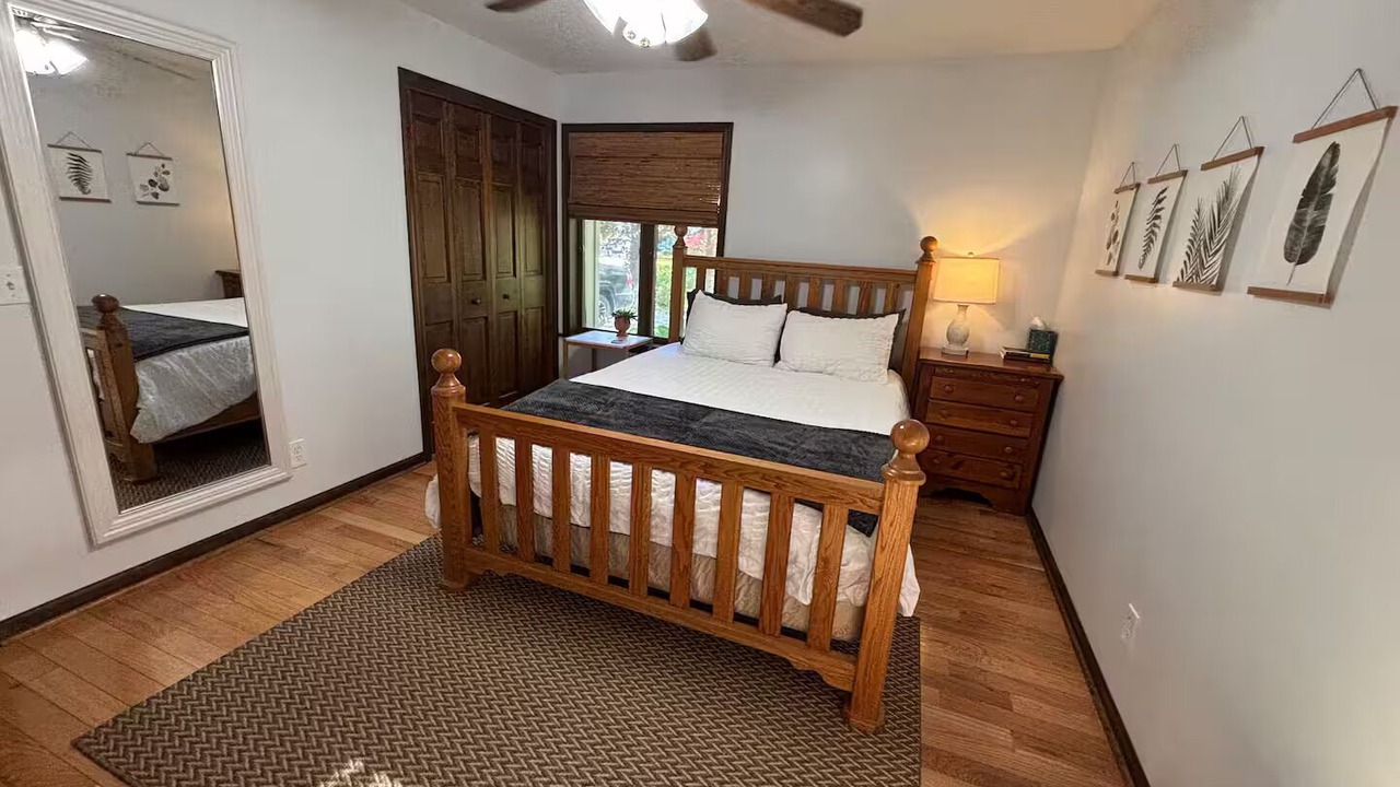 Photo of Bedroom in Midland