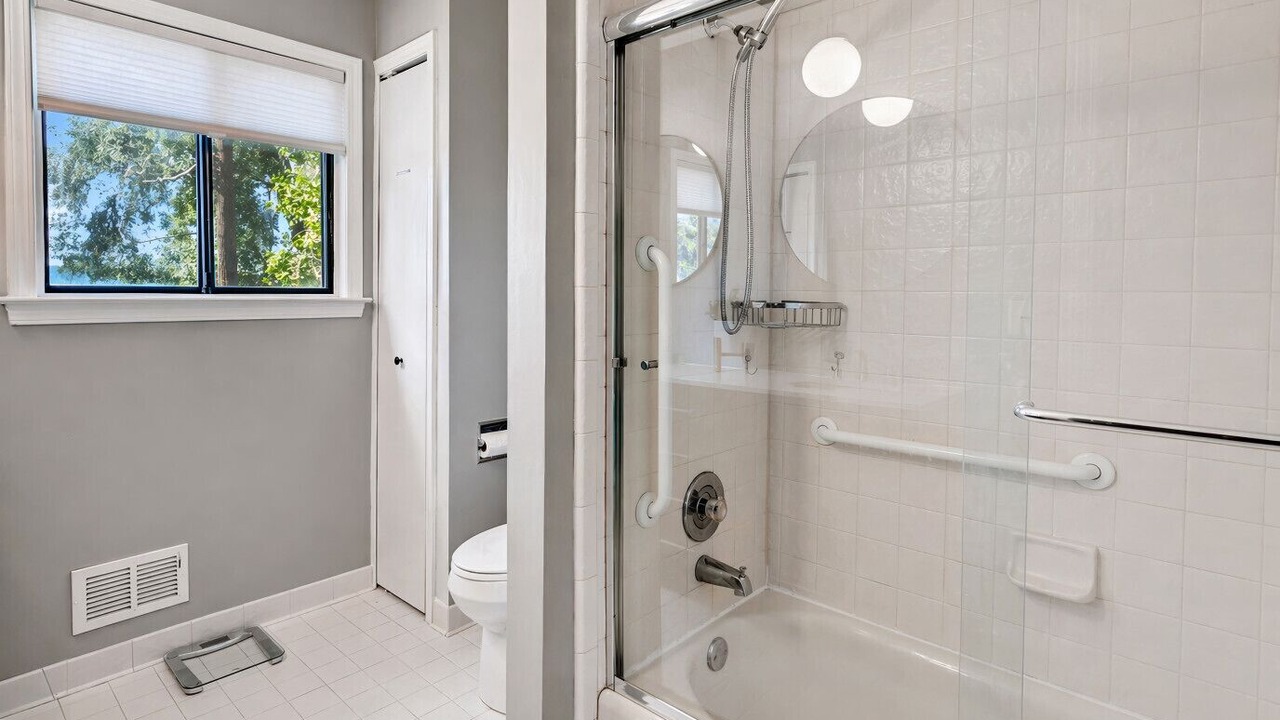 Photo of Bathroom in Lake Orion