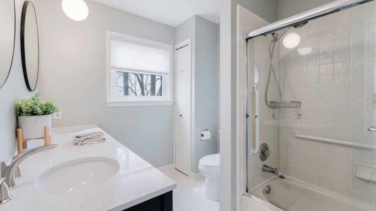 Photo of Bathroom in Lake Orion