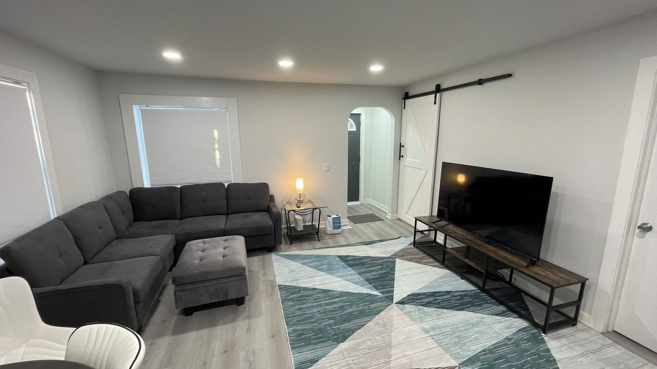 Photo of Livingroom in Lansing