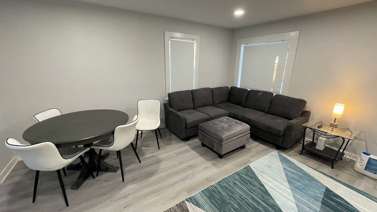 Photo of Livingroom in Lansing