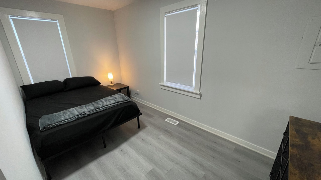 Photo of Bedroom in Lansing