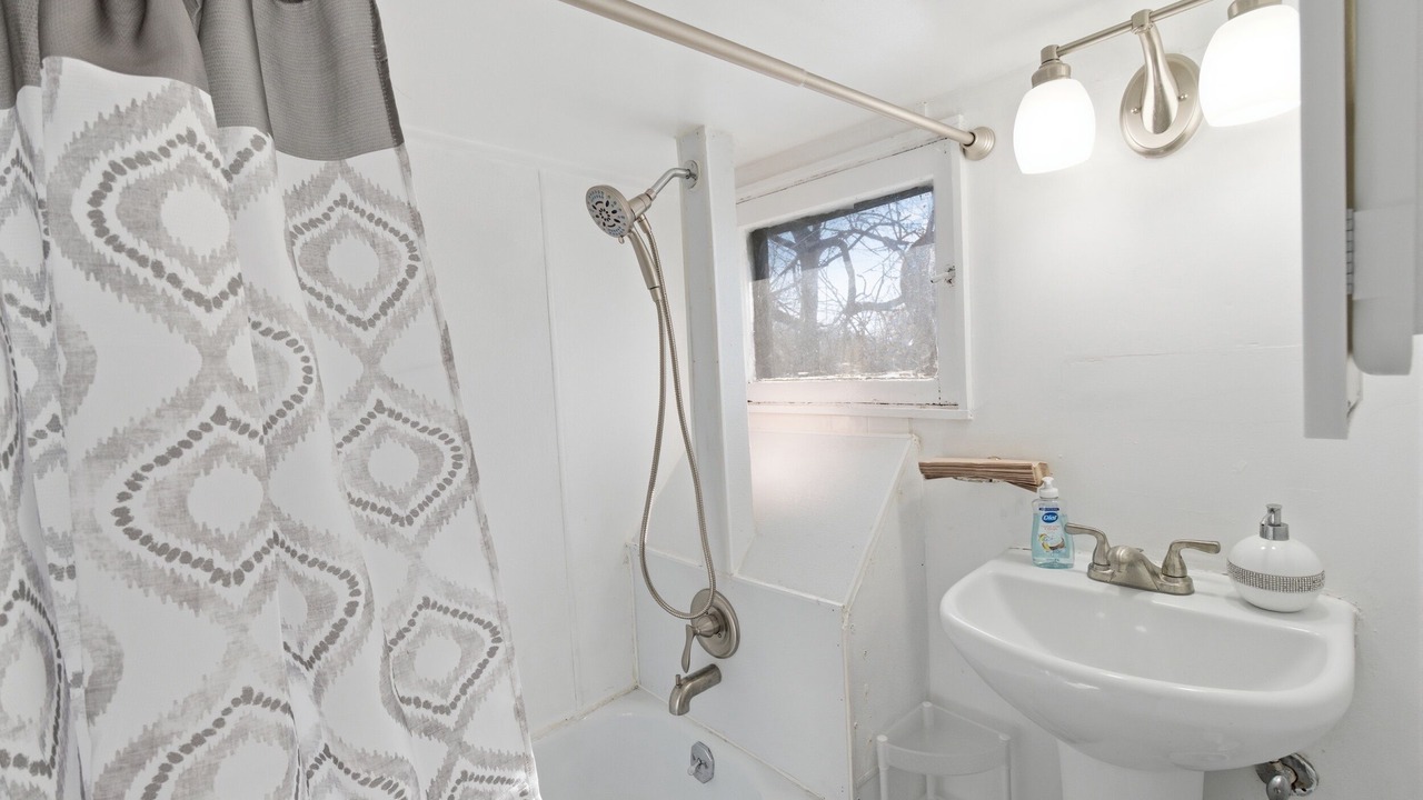 Photo of Bathroom in Pontiac