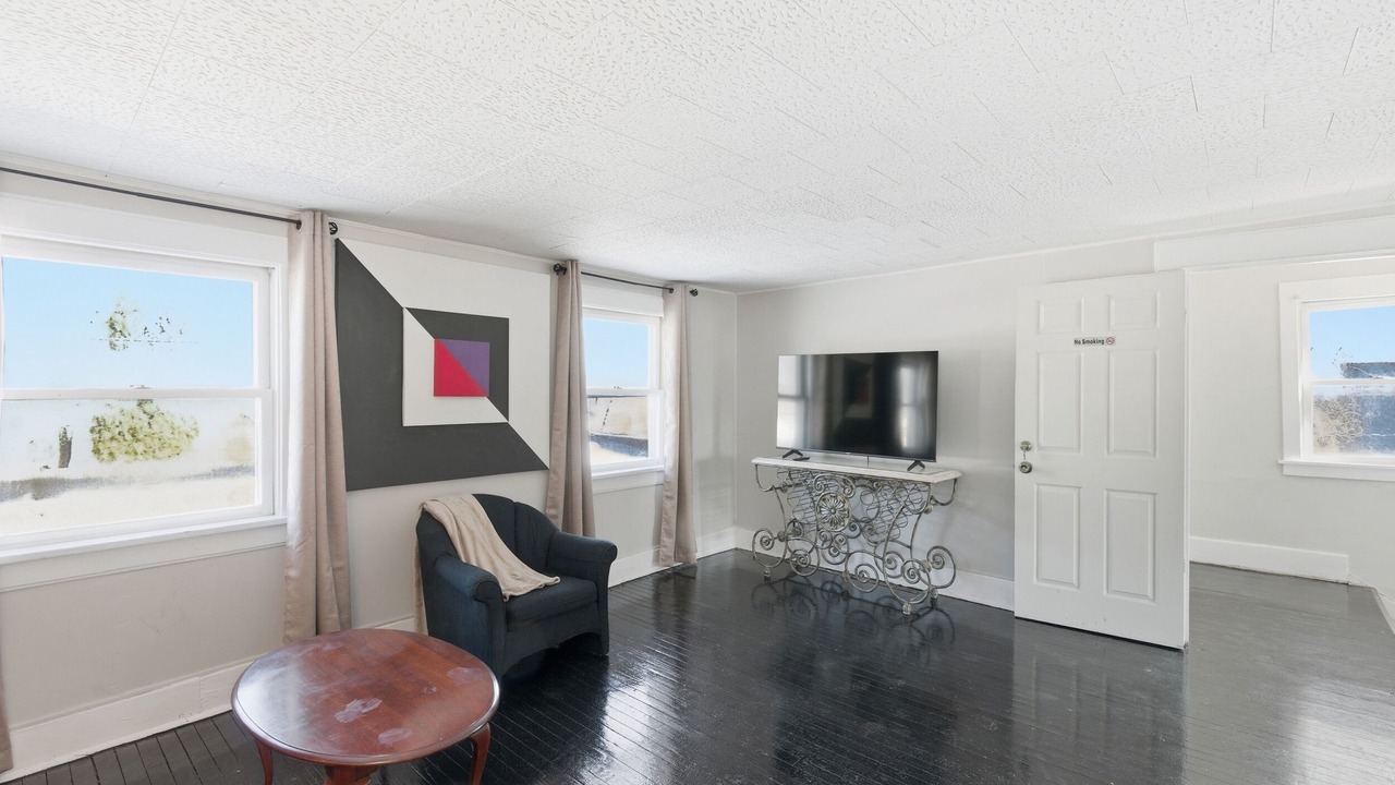 Photo of Livingroom in Pontiac
