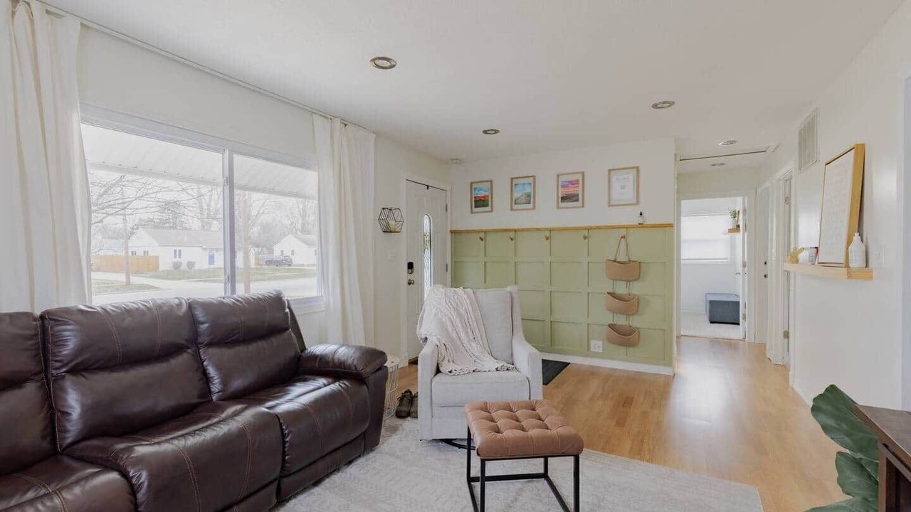Photo of Livingroom in Midland