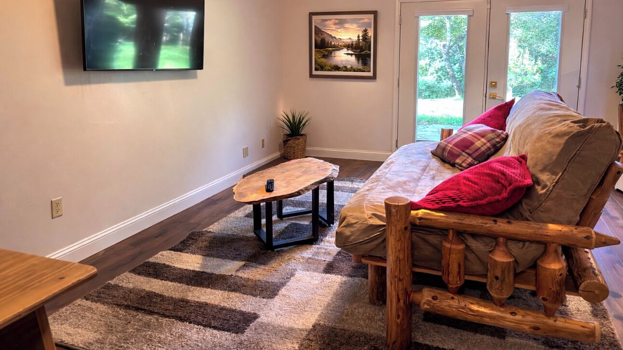 Photo of Livingroom in Fife Lake