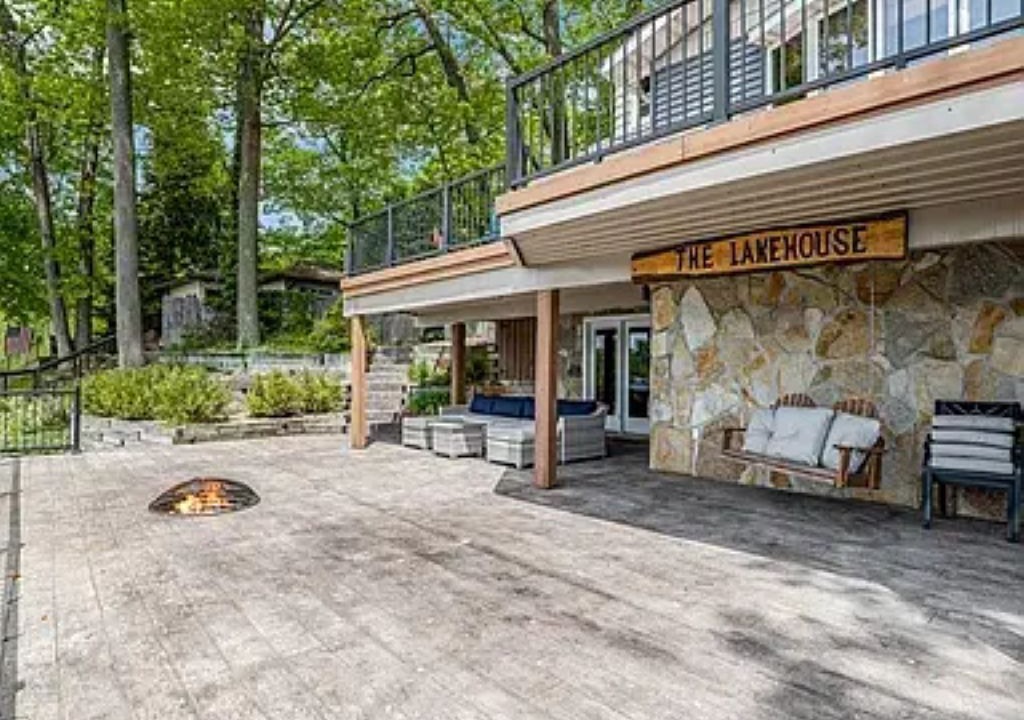 Photo of Patio Balcony in Six Lakes