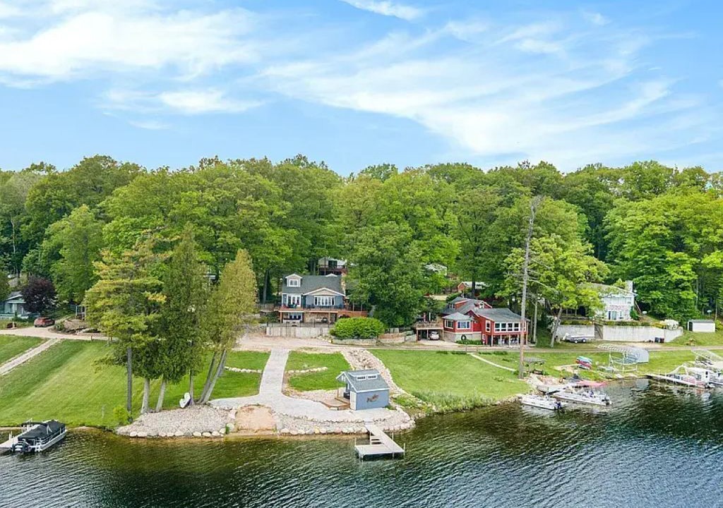 Photo of Outdoor in Six Lakes