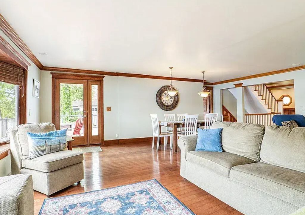 Photo of Livingroom in Six Lakes