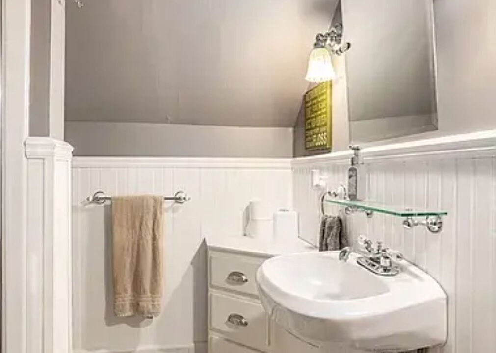Photo of Bathroom in Six Lakes