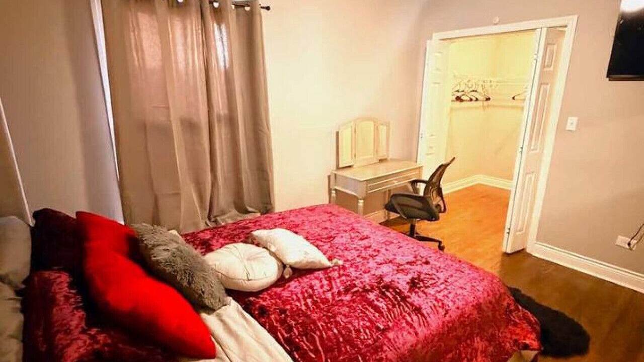 Photo of Bedroom in Roseland