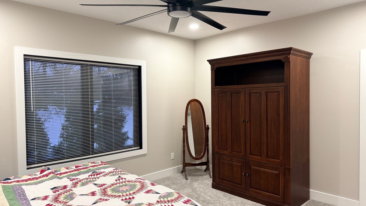 Photo of Bedroom in Canadian Lakes
