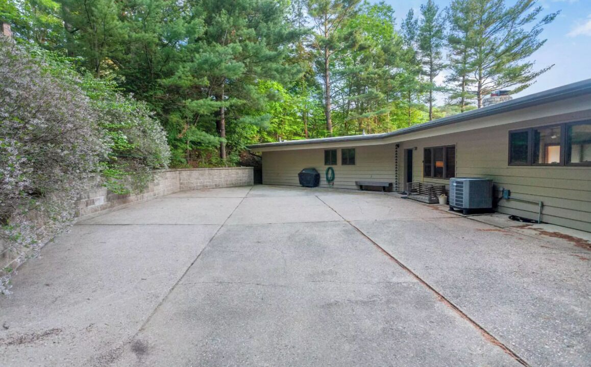 Photo of Outdoor in Covert