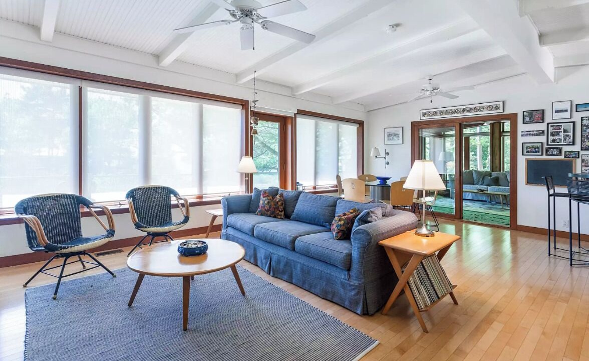Photo of Livingroom in Covert