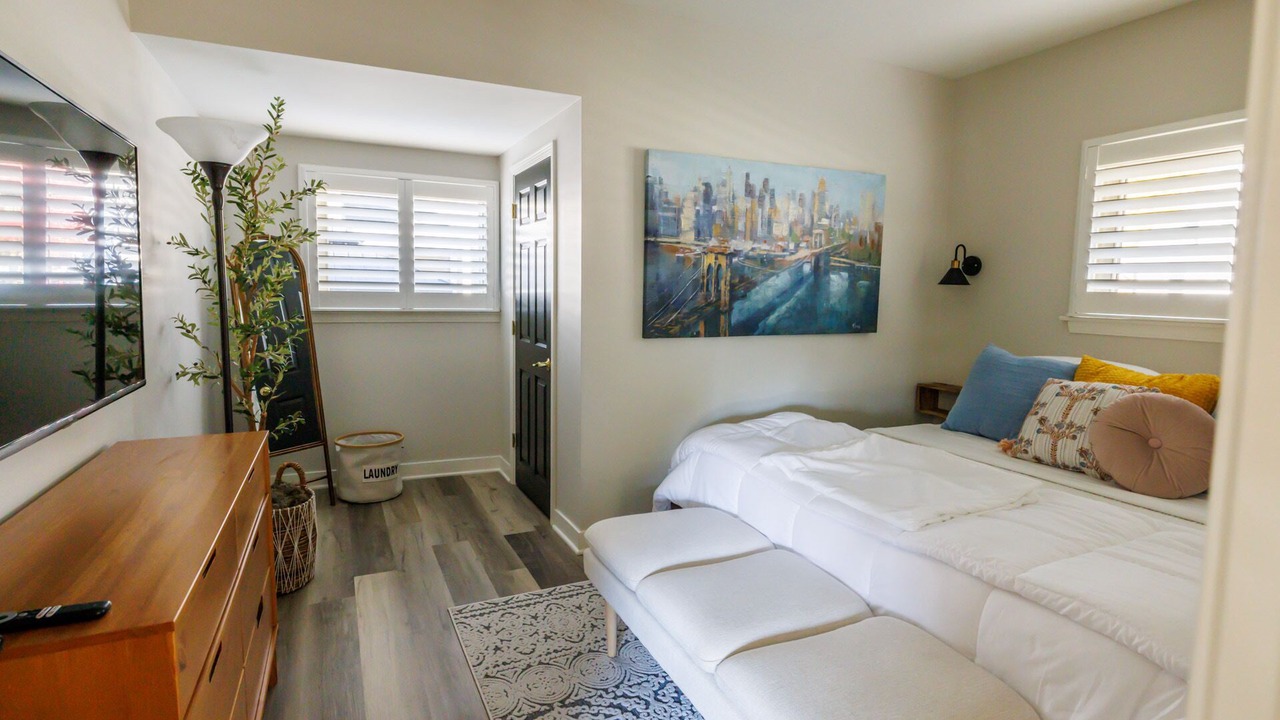 Photo of Bedroom in Mount Clemens